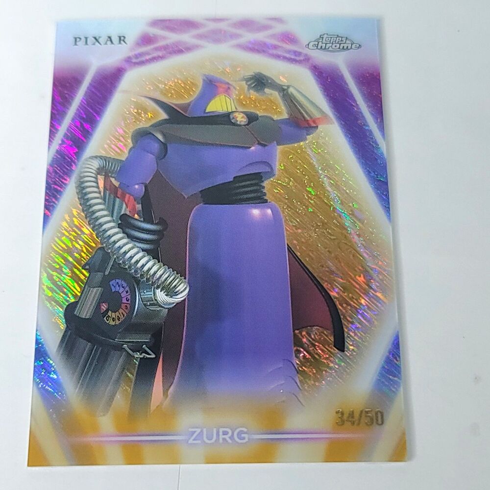 Zurg Topps 2026 Disney Neon Gold Shimmer Refractor Limited 34/50